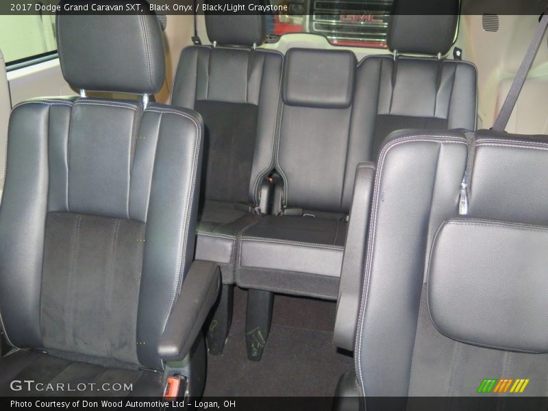 Black Onyx / Black/Light Graystone 2017 Dodge Grand Caravan SXT