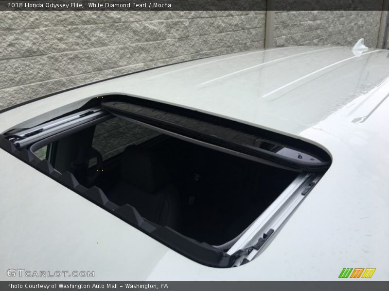 White Diamond Pearl / Mocha 2018 Honda Odyssey Elite