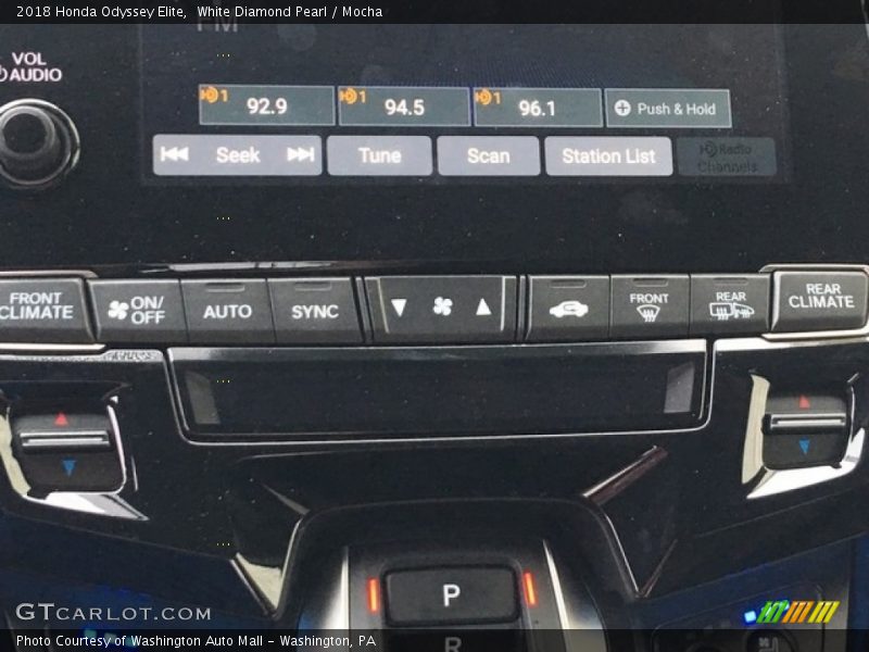 White Diamond Pearl / Mocha 2018 Honda Odyssey Elite