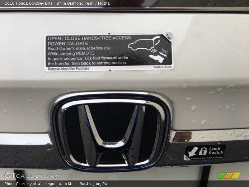 White Diamond Pearl / Mocha 2018 Honda Odyssey Elite