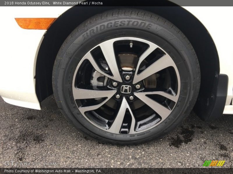 White Diamond Pearl / Mocha 2018 Honda Odyssey Elite