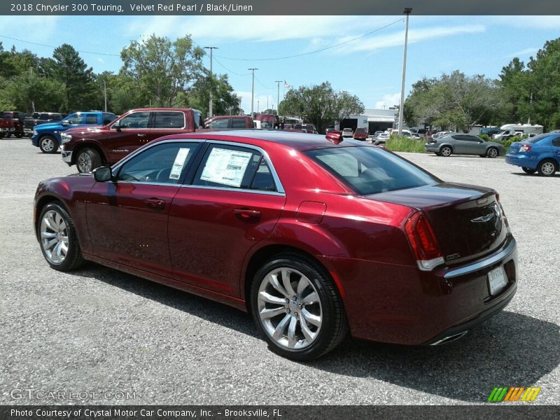 Velvet Red Pearl / Black/Linen 2018 Chrysler 300 Touring