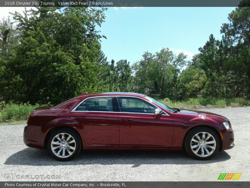 Velvet Red Pearl / Black/Linen 2018 Chrysler 300 Touring