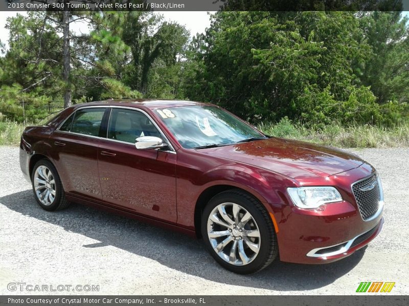 Velvet Red Pearl / Black/Linen 2018 Chrysler 300 Touring