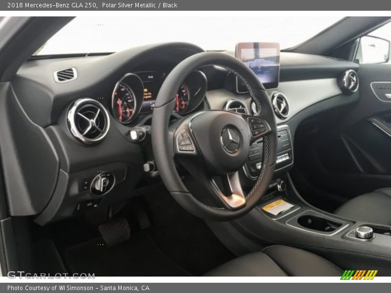 Polar Silver Metallic / Black 2018 Mercedes-Benz GLA 250