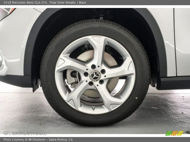 Polar Silver Metallic / Black 2018 Mercedes-Benz GLA 250