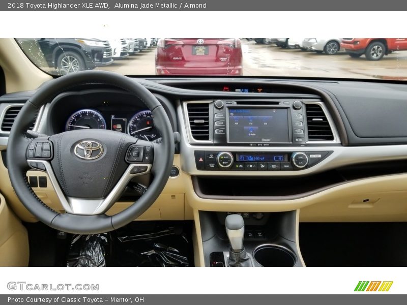 Alumina Jade Metallic / Almond 2018 Toyota Highlander XLE AWD