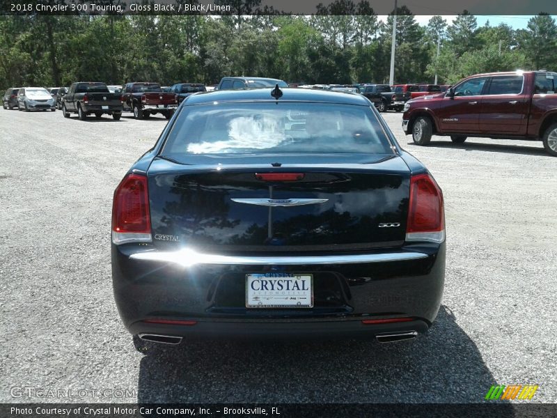 Gloss Black / Black/Linen 2018 Chrysler 300 Touring