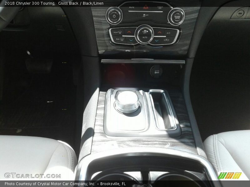 Gloss Black / Black/Linen 2018 Chrysler 300 Touring