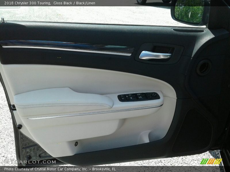 Gloss Black / Black/Linen 2018 Chrysler 300 Touring