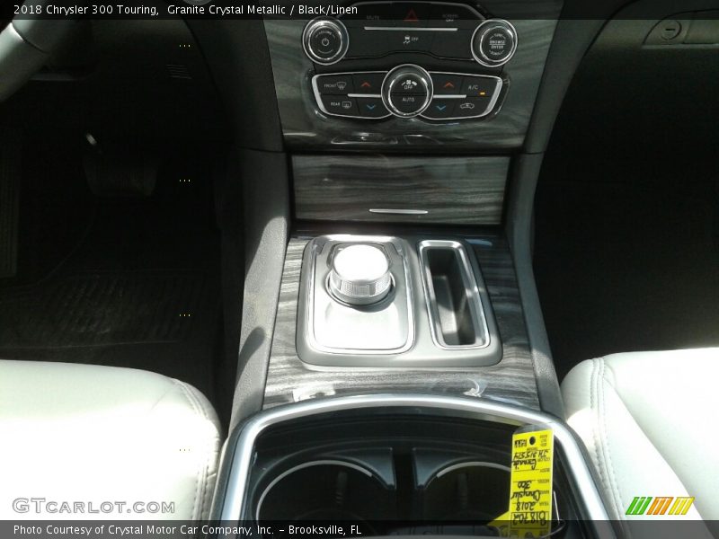 Granite Crystal Metallic / Black/Linen 2018 Chrysler 300 Touring