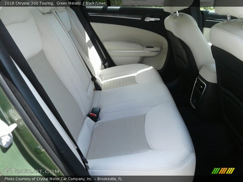 Green Metallic / Black/Linen 2018 Chrysler 300 Touring