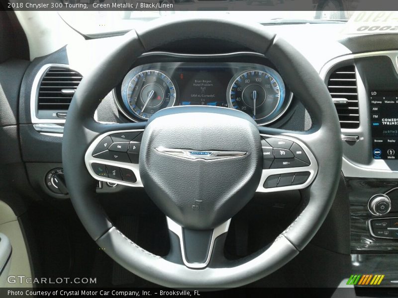 Green Metallic / Black/Linen 2018 Chrysler 300 Touring