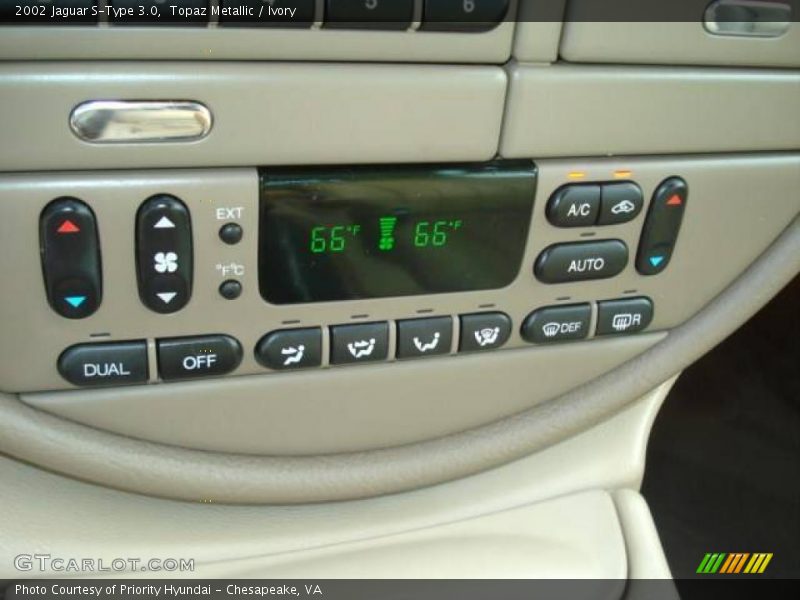 Topaz Metallic / Ivory 2002 Jaguar S-Type 3.0
