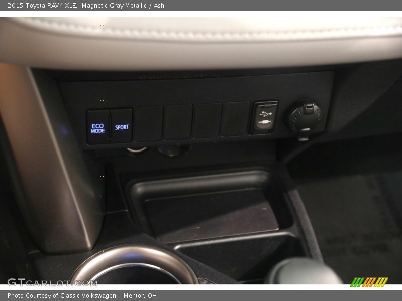 Magnetic Gray Metallic / Ash 2015 Toyota RAV4 XLE