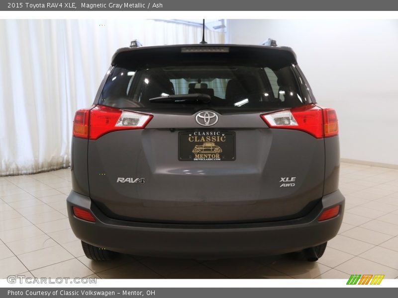Magnetic Gray Metallic / Ash 2015 Toyota RAV4 XLE