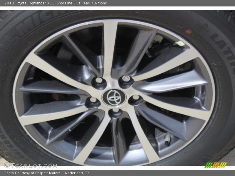 Shoreline Blue Pearl / Almond 2018 Toyota Highlander XLE