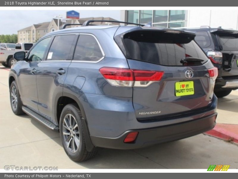 Shoreline Blue Pearl / Almond 2018 Toyota Highlander XLE