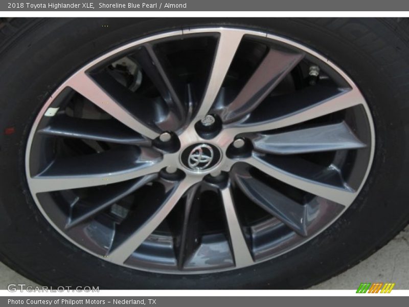 Shoreline Blue Pearl / Almond 2018 Toyota Highlander XLE