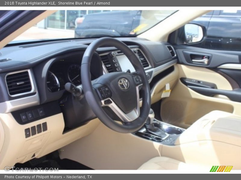 Shoreline Blue Pearl / Almond 2018 Toyota Highlander XLE