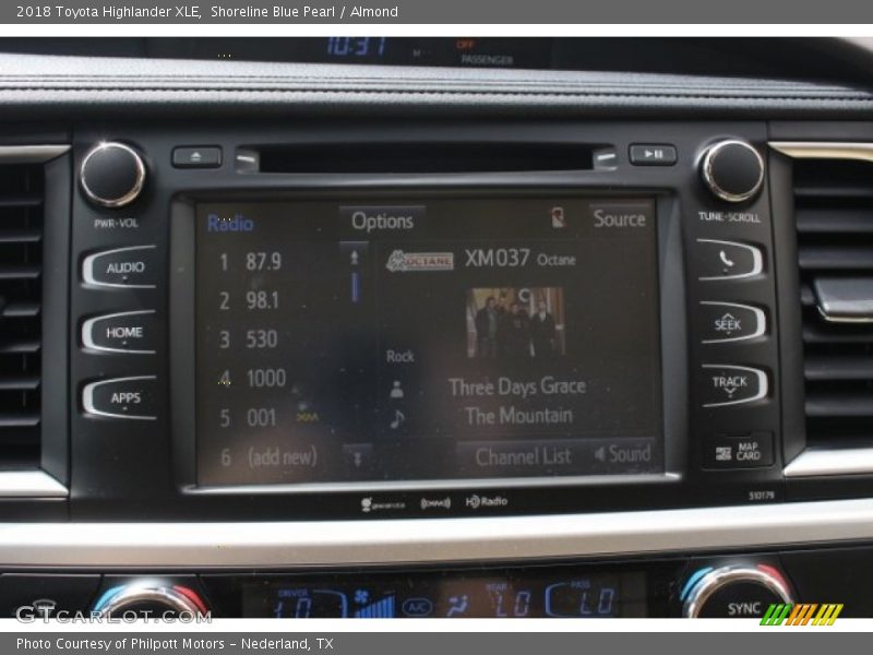 Shoreline Blue Pearl / Almond 2018 Toyota Highlander XLE