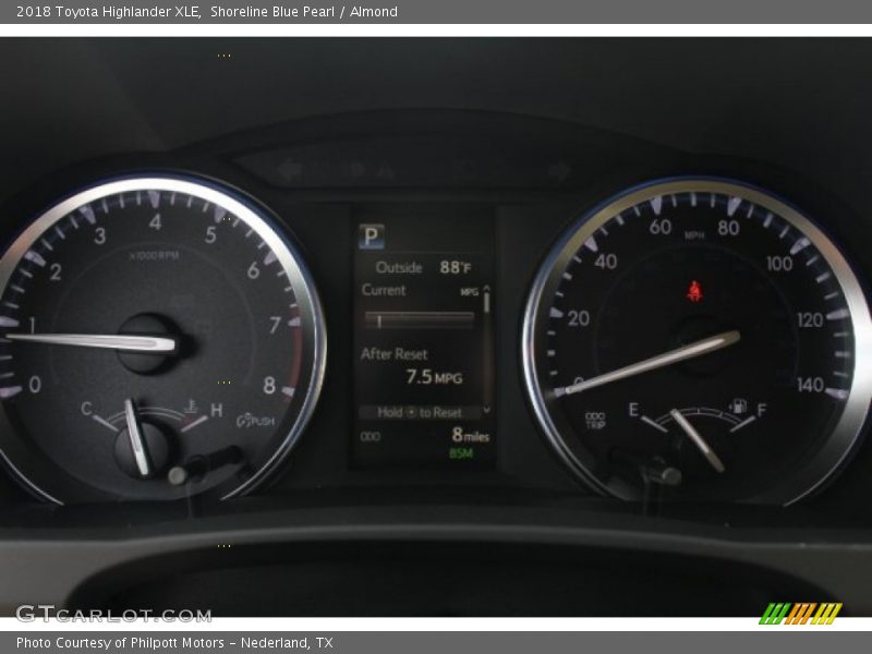 Shoreline Blue Pearl / Almond 2018 Toyota Highlander XLE