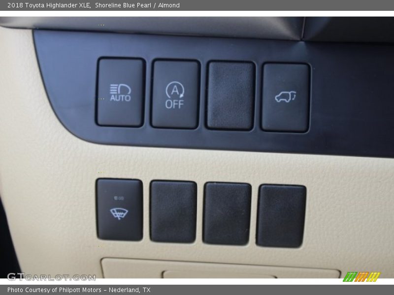 Shoreline Blue Pearl / Almond 2018 Toyota Highlander XLE