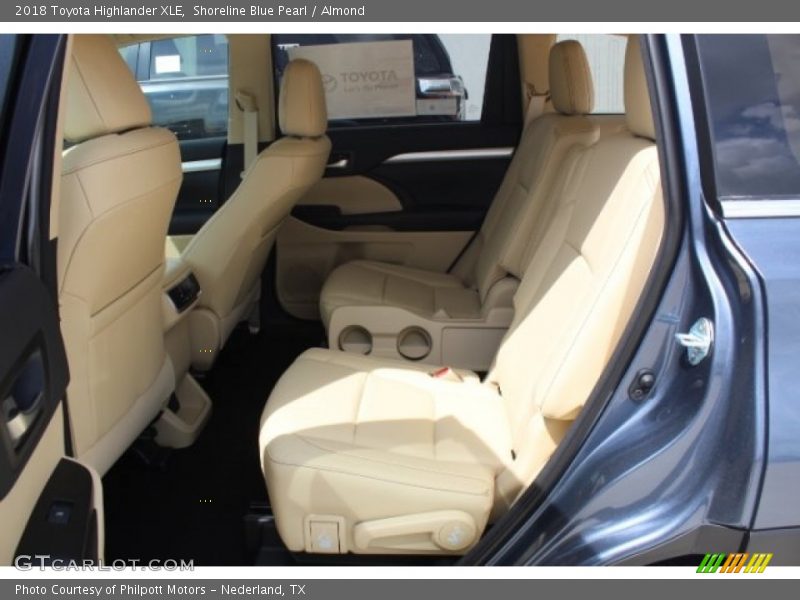 Shoreline Blue Pearl / Almond 2018 Toyota Highlander XLE