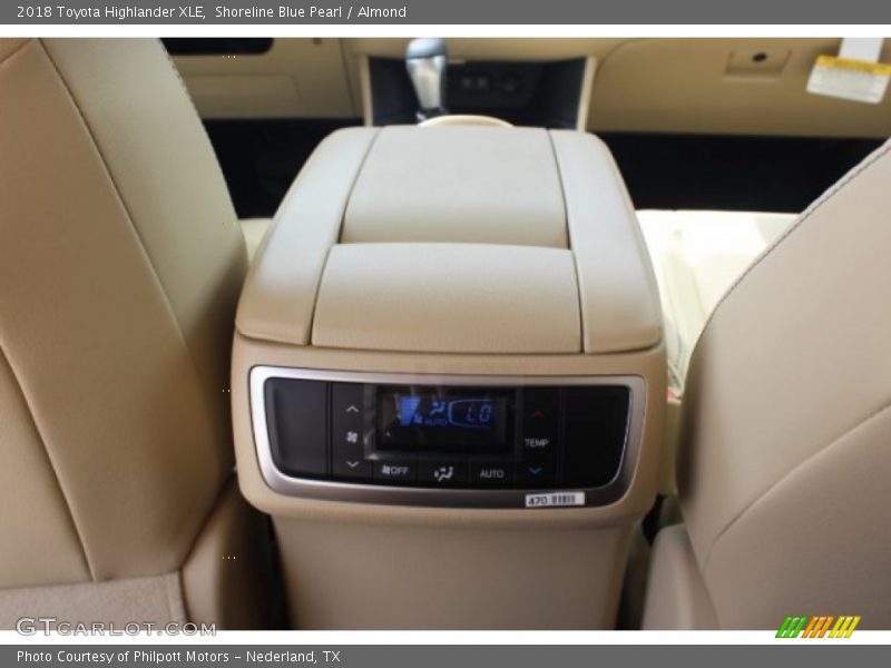 Shoreline Blue Pearl / Almond 2018 Toyota Highlander XLE