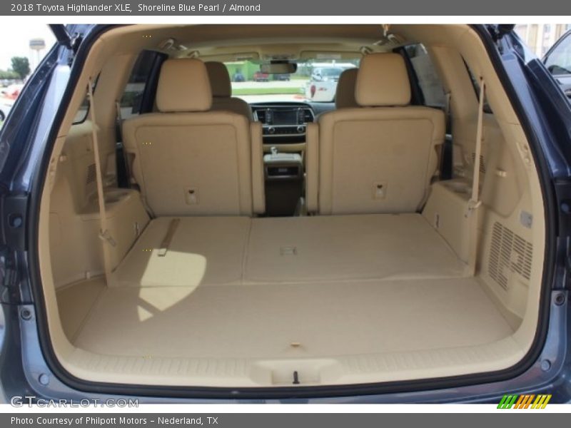Shoreline Blue Pearl / Almond 2018 Toyota Highlander XLE