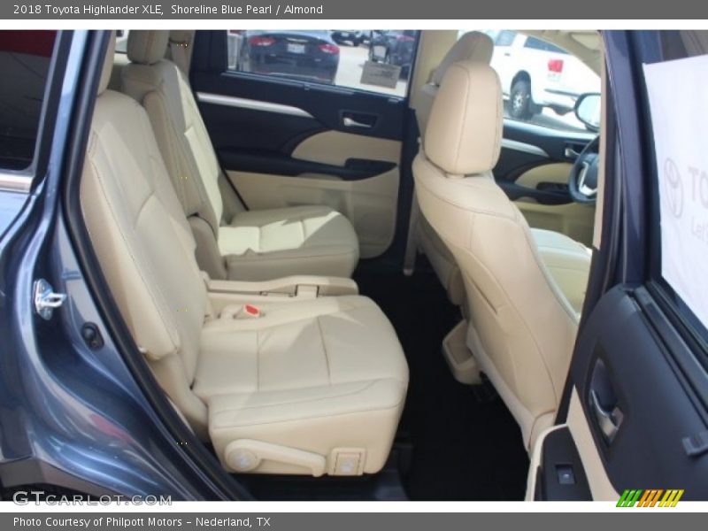 Shoreline Blue Pearl / Almond 2018 Toyota Highlander XLE