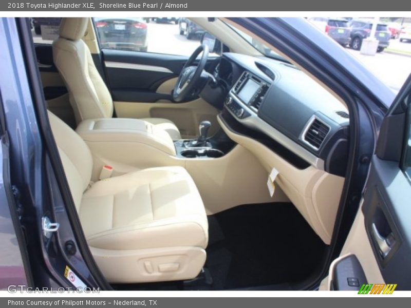 Shoreline Blue Pearl / Almond 2018 Toyota Highlander XLE