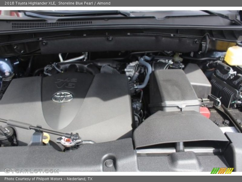 Shoreline Blue Pearl / Almond 2018 Toyota Highlander XLE