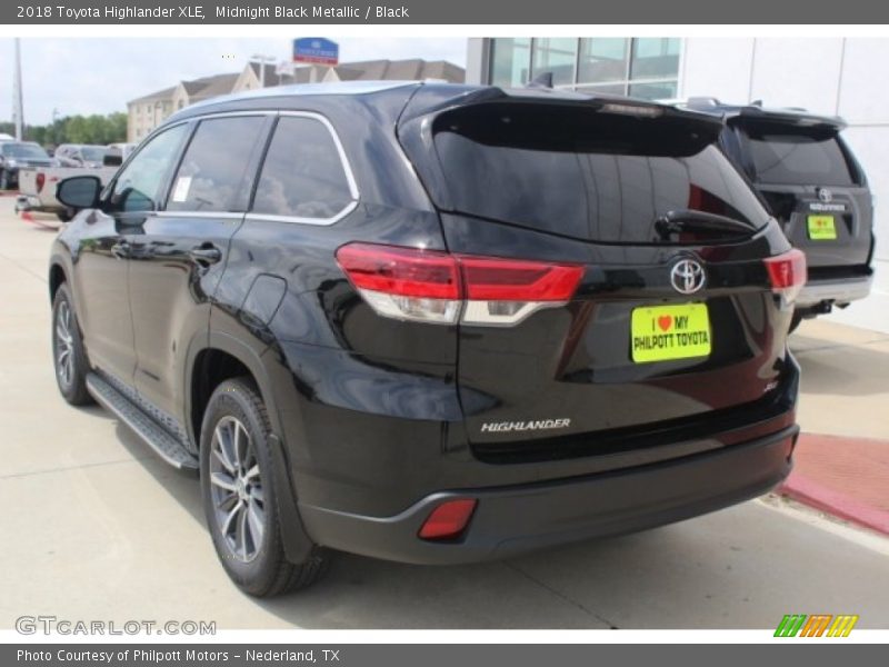 Midnight Black Metallic / Black 2018 Toyota Highlander XLE