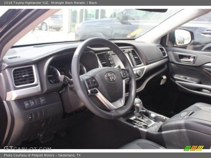 Midnight Black Metallic / Black 2018 Toyota Highlander XLE