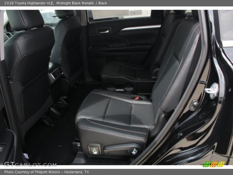 Midnight Black Metallic / Black 2018 Toyota Highlander XLE