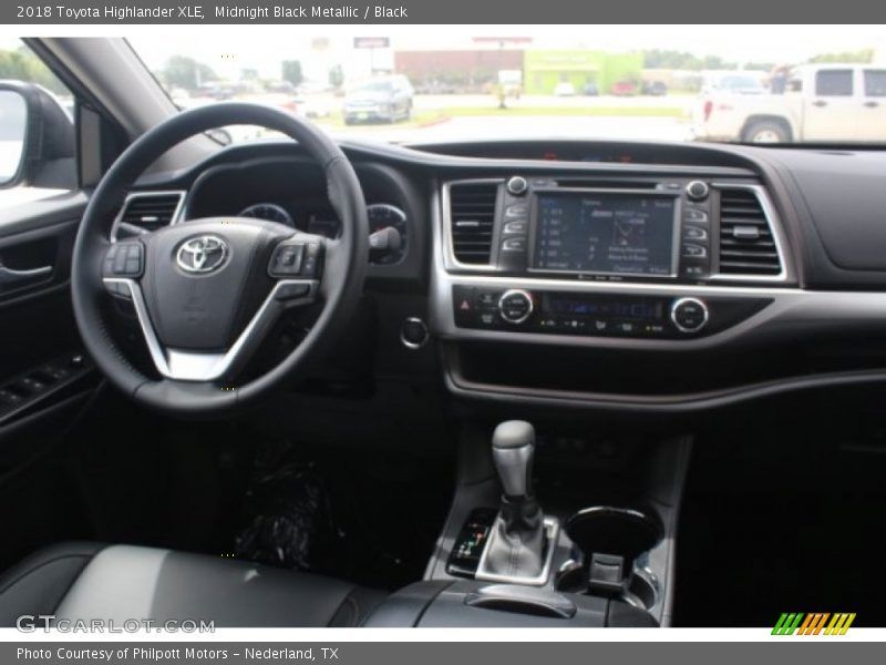 Midnight Black Metallic / Black 2018 Toyota Highlander XLE