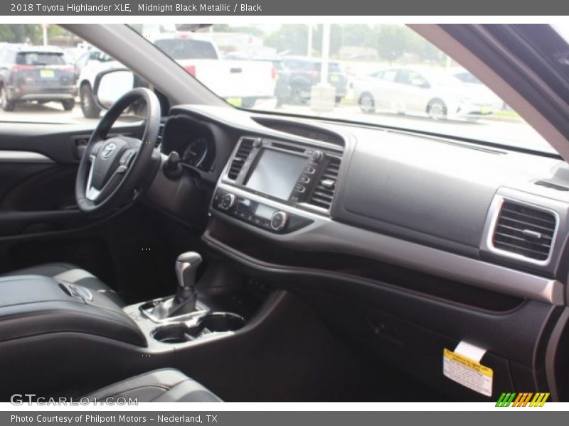 Midnight Black Metallic / Black 2018 Toyota Highlander XLE