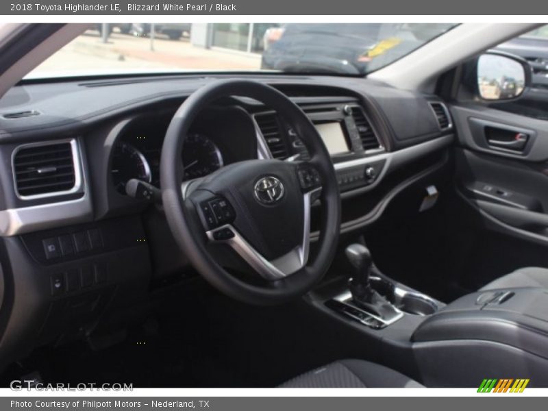 Blizzard White Pearl / Black 2018 Toyota Highlander LE