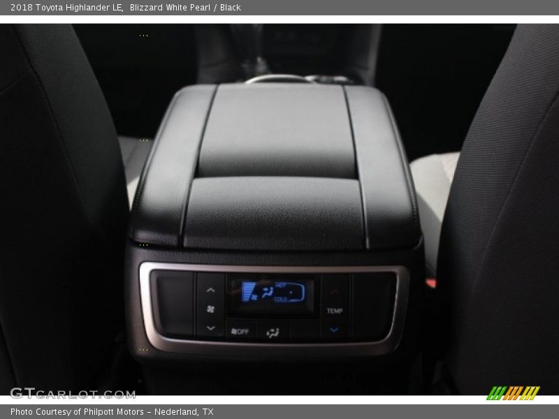 Blizzard White Pearl / Black 2018 Toyota Highlander LE