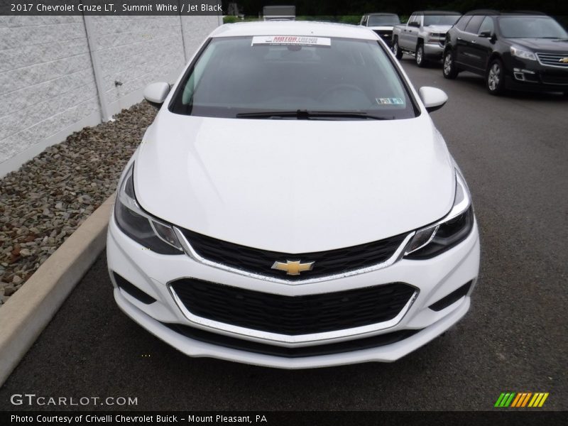 Summit White / Jet Black 2017 Chevrolet Cruze LT