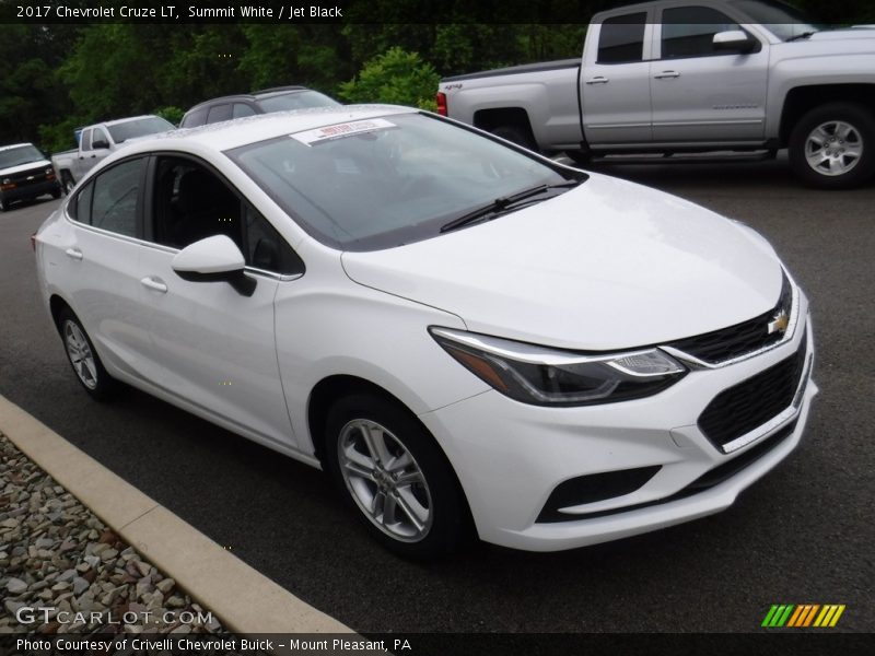 Summit White / Jet Black 2017 Chevrolet Cruze LT