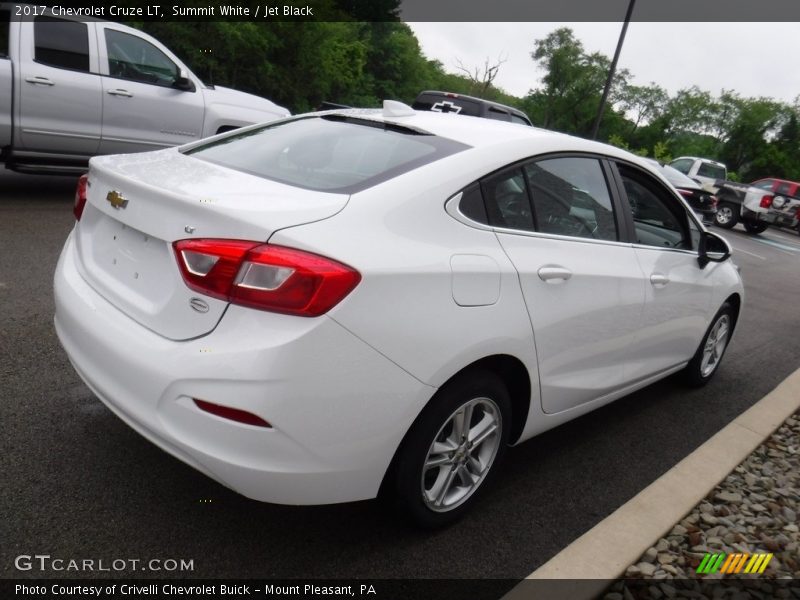 Summit White / Jet Black 2017 Chevrolet Cruze LT