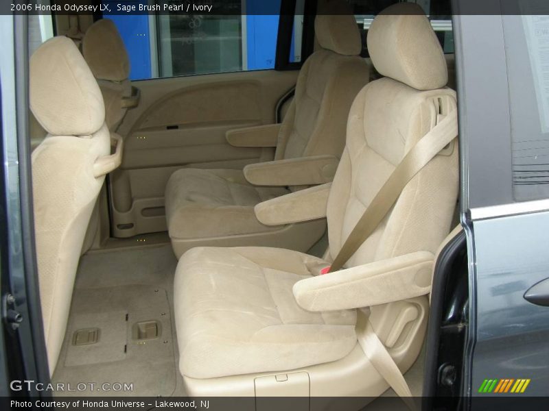 Sage Brush Pearl / Ivory 2006 Honda Odyssey LX