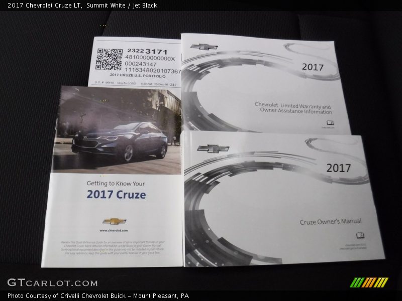 Summit White / Jet Black 2017 Chevrolet Cruze LT