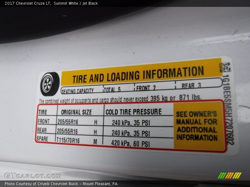 Summit White / Jet Black 2017 Chevrolet Cruze LT