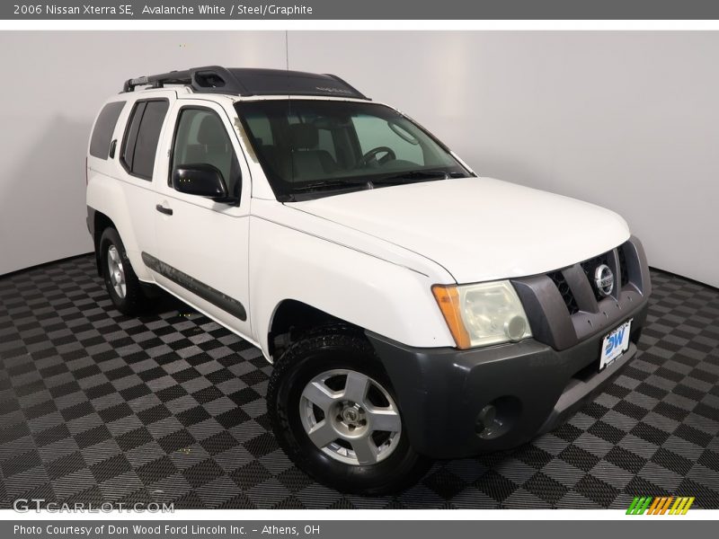 Avalanche White / Steel/Graphite 2006 Nissan Xterra SE