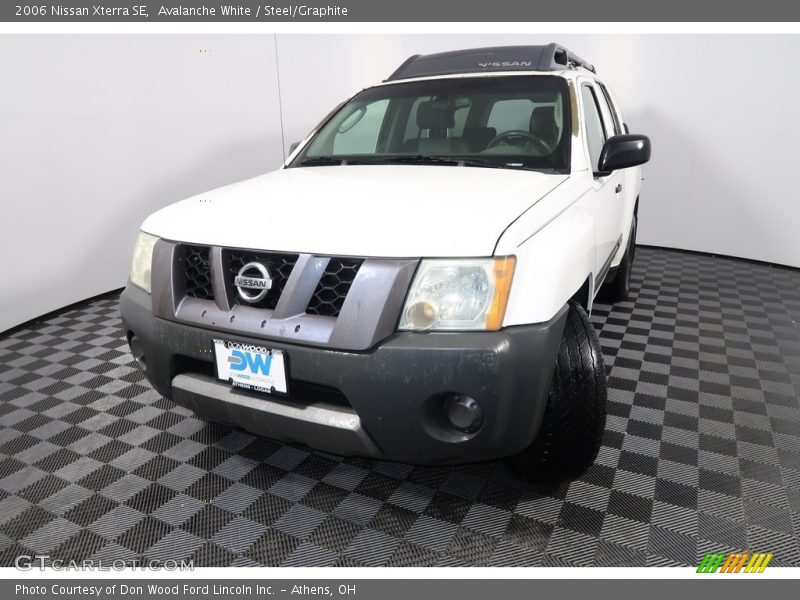 Avalanche White / Steel/Graphite 2006 Nissan Xterra SE