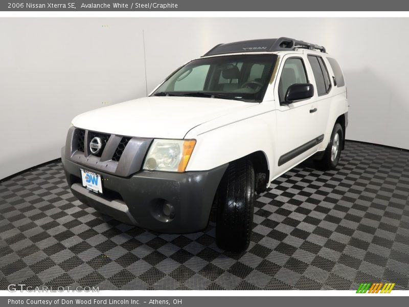 Avalanche White / Steel/Graphite 2006 Nissan Xterra SE