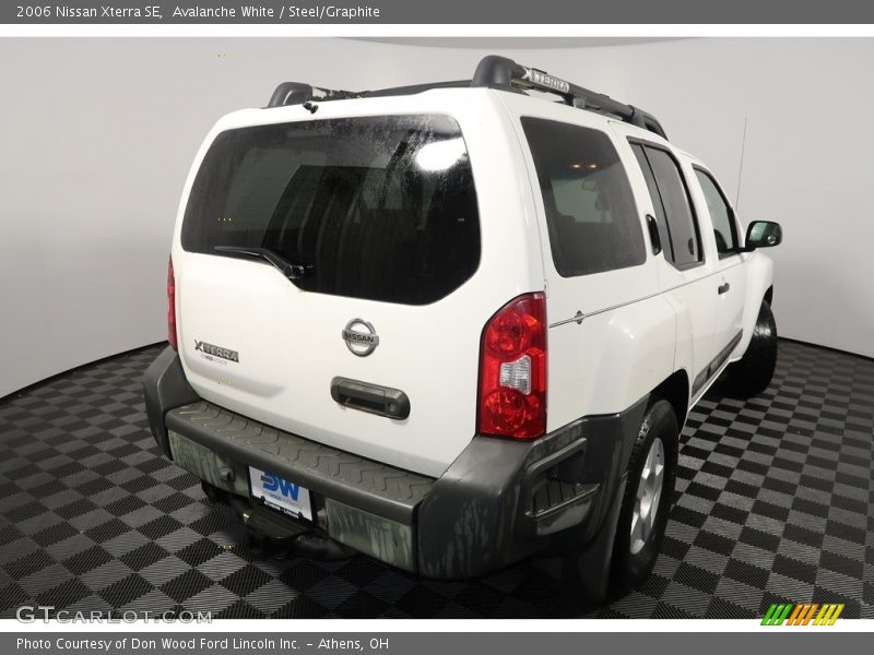 Avalanche White / Steel/Graphite 2006 Nissan Xterra SE
